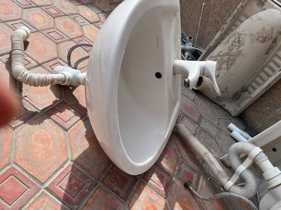 Продаётся сантехника (комплект)