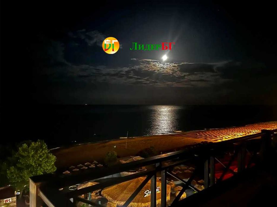 Двустаен апартамент с фронтална гледка морето на първа линия