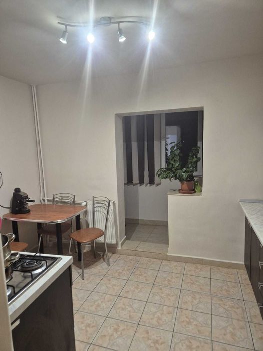 Apartament 3 camere  de vânzare