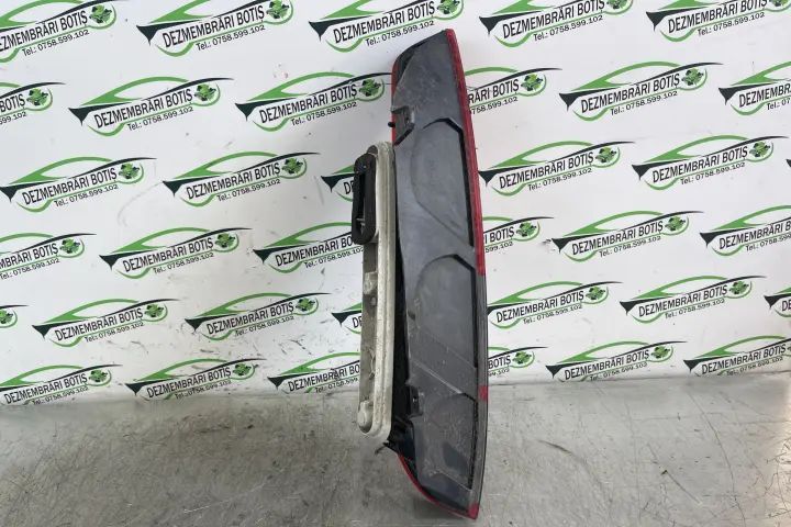 Lampa / Tripla stop dreapta pe aripa Ford Focus 2005 1.4 MT (80 hp)