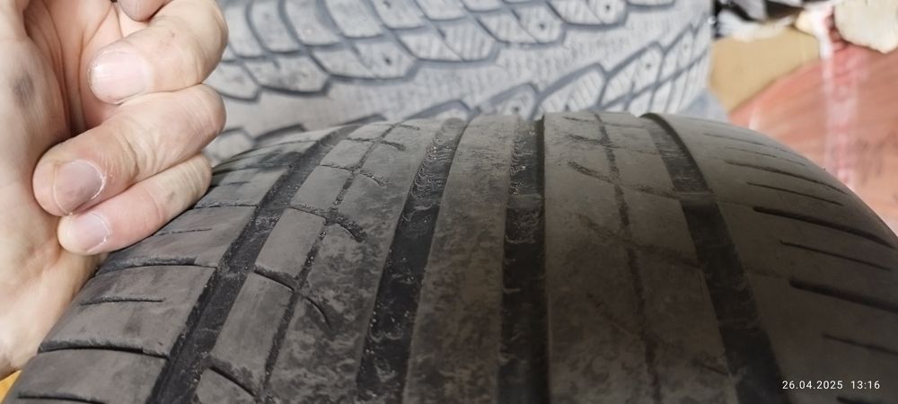 Шины летние 245/40/18