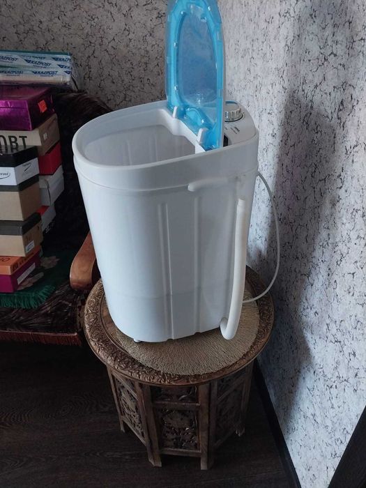 Стиральная машинка компактная.