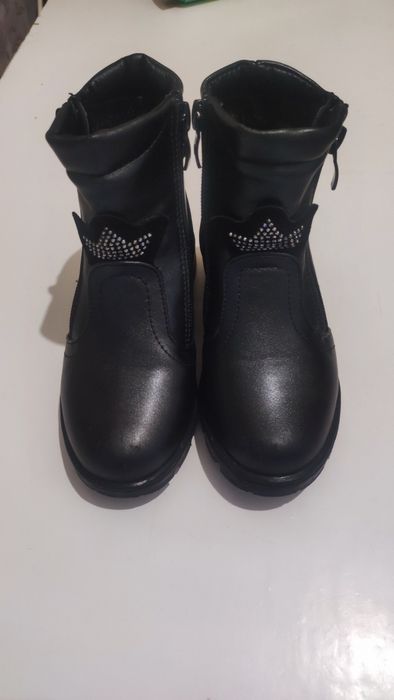 Ботинки на девочку 27 р-р