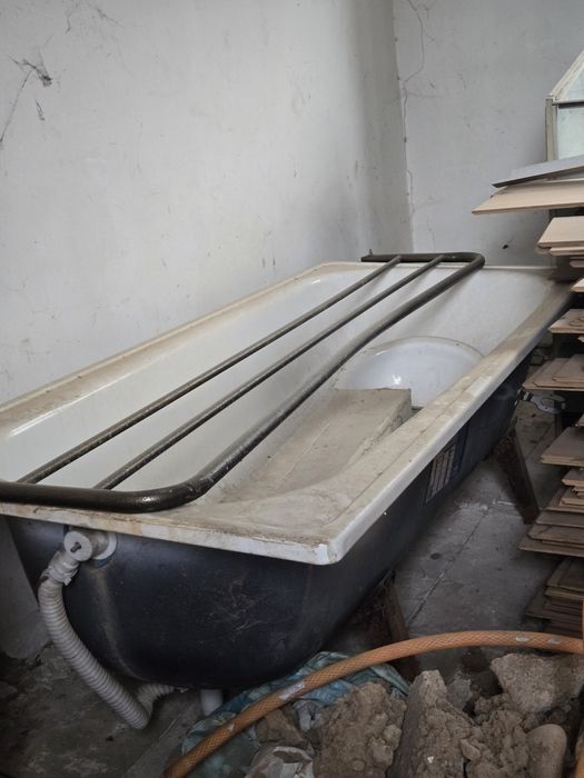 Продам чугунную ванну бу