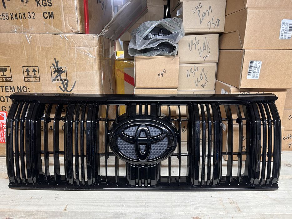 PRADO 150 Решетка +значок