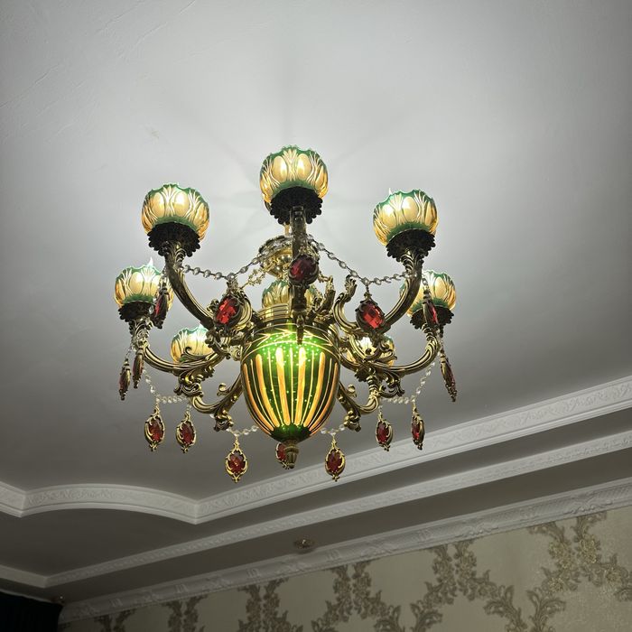Продается люстра
