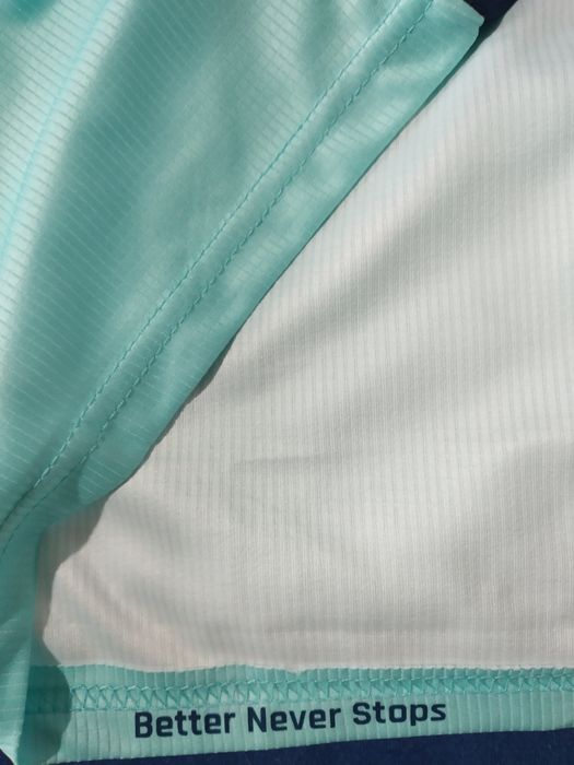 Tricou fotbal Newcastle Nou

Stare: 10/10. 

Marimea: 2XL (pare XL)
Ma