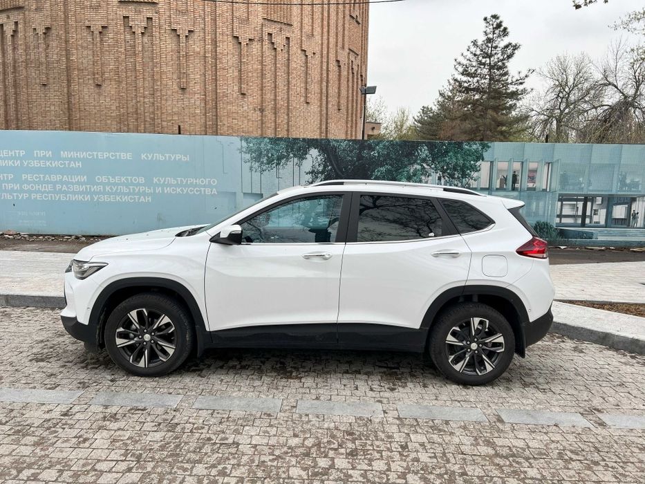 Tracker 2 primier 2023 белый