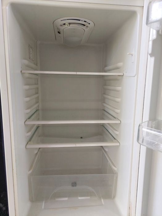 Холодильник с морозильником