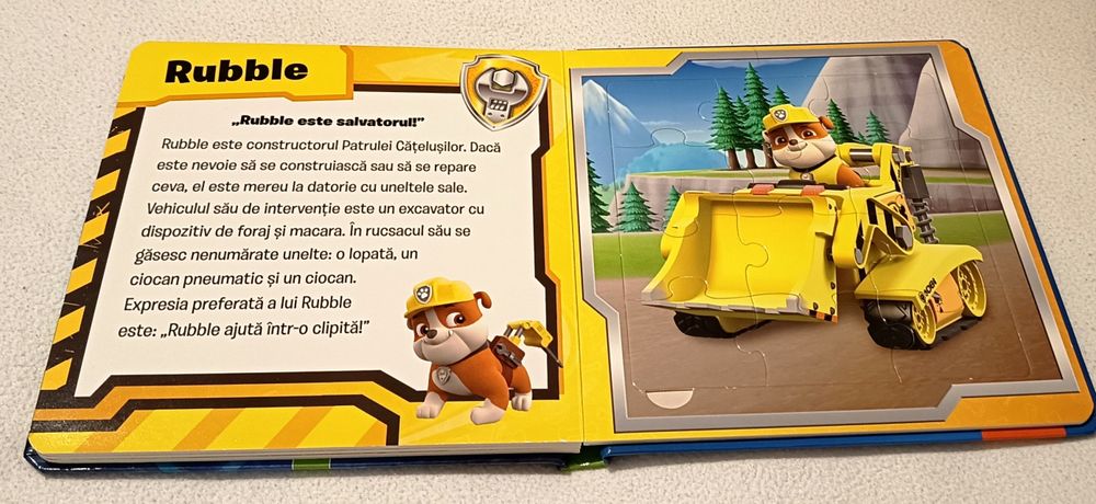 Carte cu puzzle-uri Patrula Cățelușilor