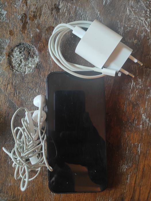 Iphone 14 128 GB / с остатъчна гаранция Виваком, над 6 месеца