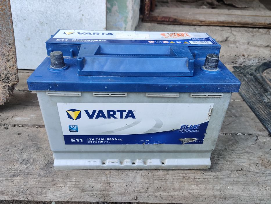 Продам аккумулятор VARTA Blue Dynamic E11 (74 Ah / 680 A).