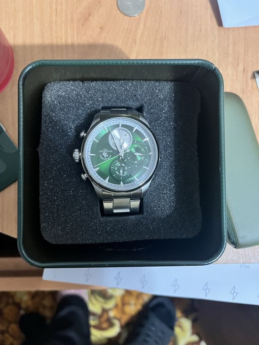 Часы в коробке с сертификатом соответствия