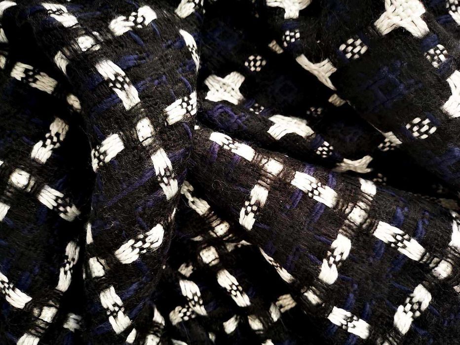 Елегантни дамски шалове