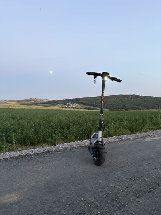 VÂND trotineta kukirin A1,650 de km