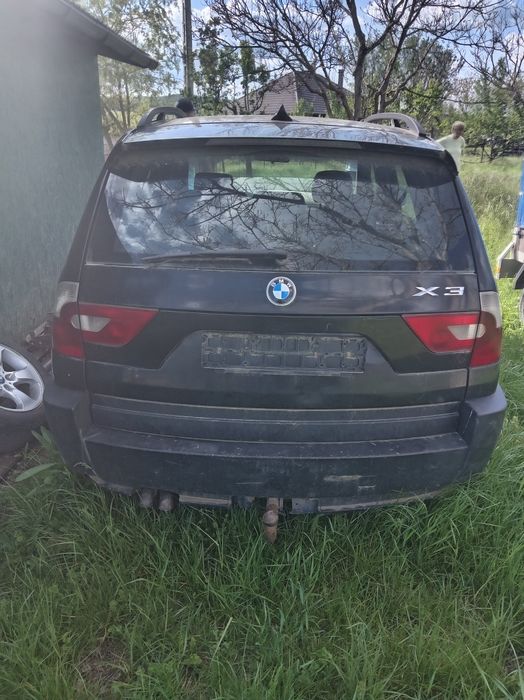 Vând BMW x3 în stare perfectă de funcționare.