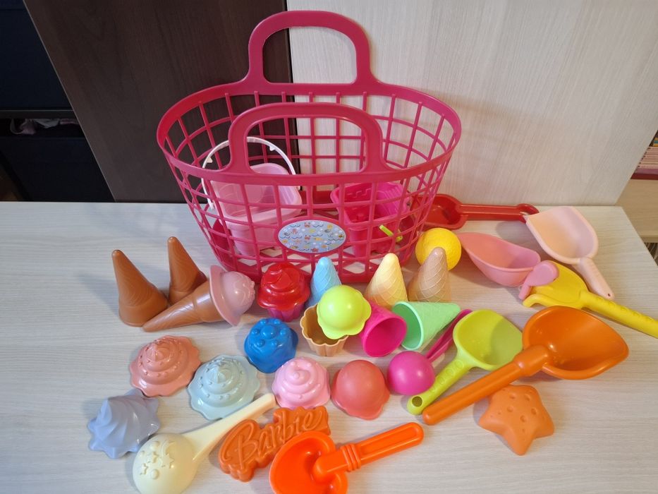 Lot jucarii de nisip cu cos + ursulet alb