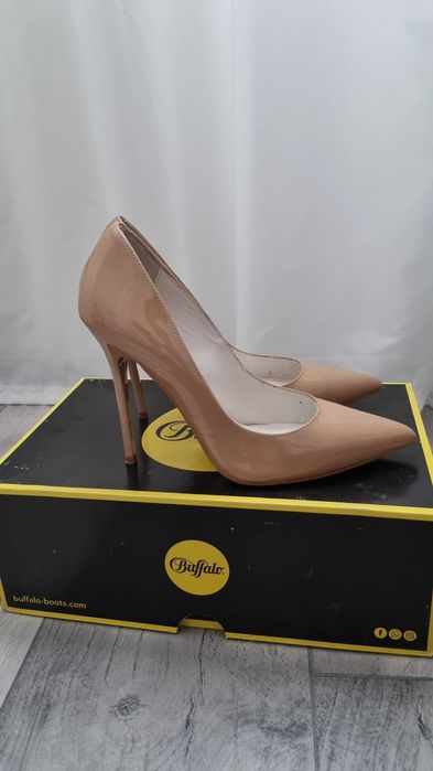 Pantpfi Stiletto piele, m 38, Buffalo, purtati o data