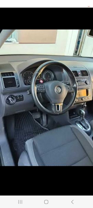VOLKSWAGEN Touran 2011 — imagine 4