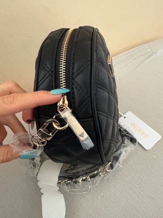 Нова оригинална дамска чанта на Guess