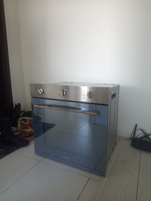 Продаю хороший состояний духовку