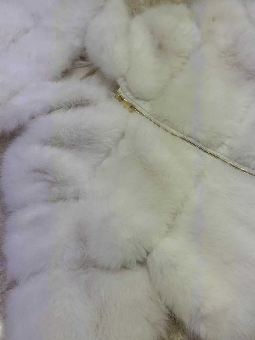 Бяло пухкаво яке ново