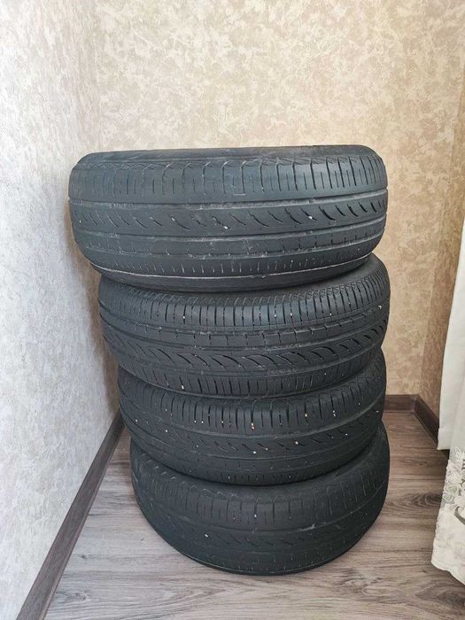 Продам комплект летних шин