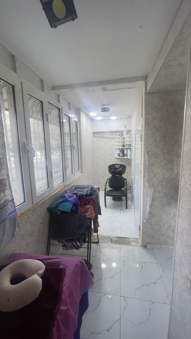 Noturar joy sotiladi mulkal hokimyat oldidagi galerinni dom 1 etaji