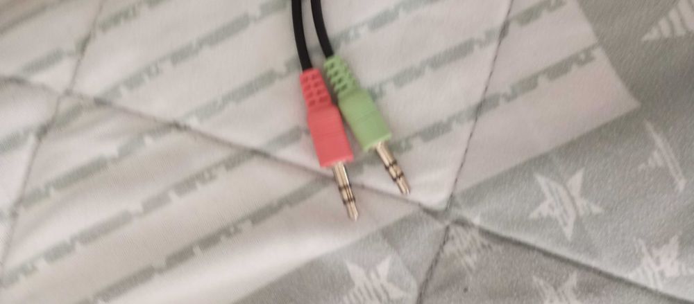 Слушалки за срещи по компютър