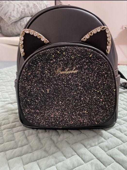 Продам рюкзак для девочки