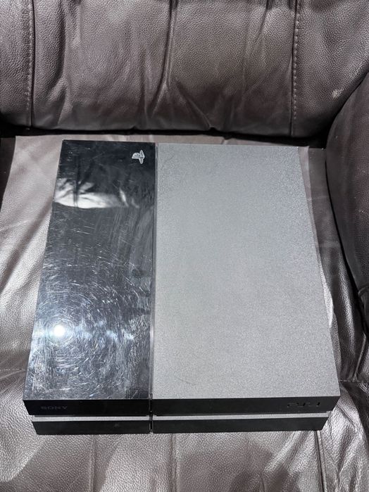 PlayStation 4 с кутия
