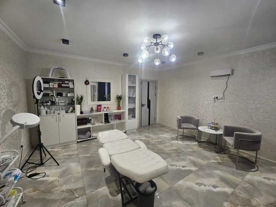 Срочна! Прадается Салон Кроссаты,75м2  С Арендатром 1000$