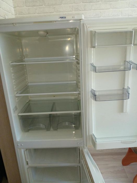 Продам холодильник