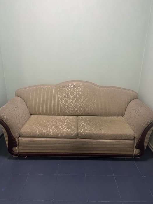 Два дивана и кресло