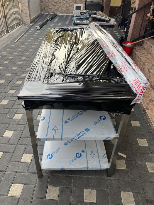 Mese profesionale de inox alimentar pentru bucatarii profesionale