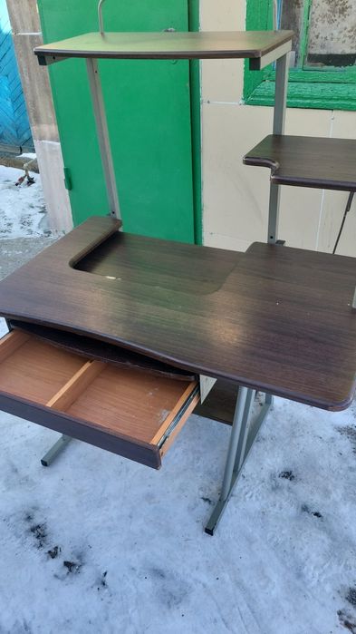 Продам компютерный стол