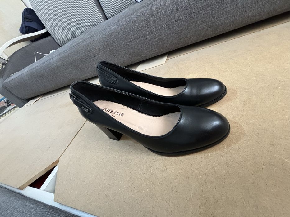 Туфли 1 рет киілген.36 размер