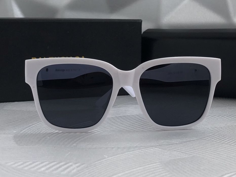 Бели дамски слънчеви очила котка