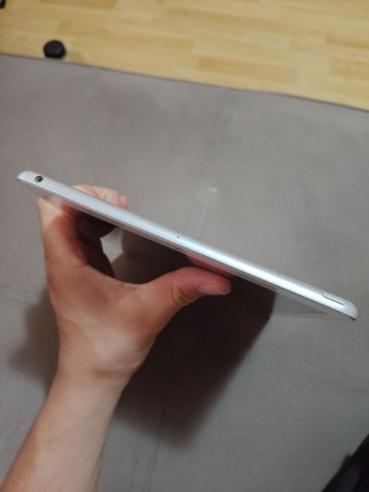 iPad 8th generation 2020 10.2" stare excelenta