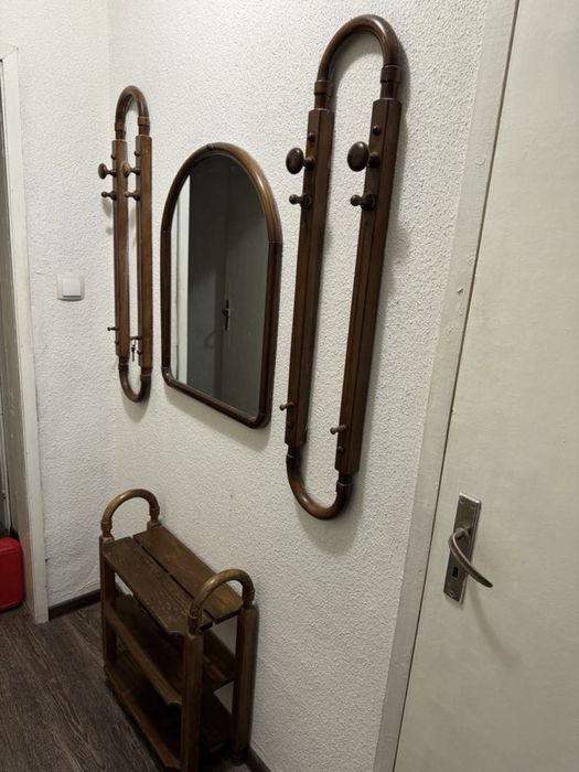 Закачалка, огледало и рафт за обувки