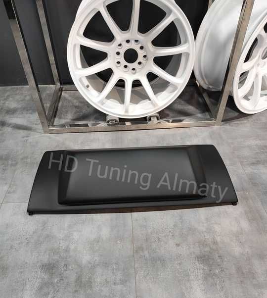 Заглушка заднего бампера Cadillac Escalade