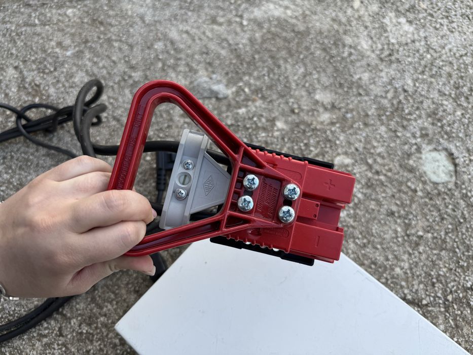 индустриално зарядно за батерии Kärcher SB120 24V/50A