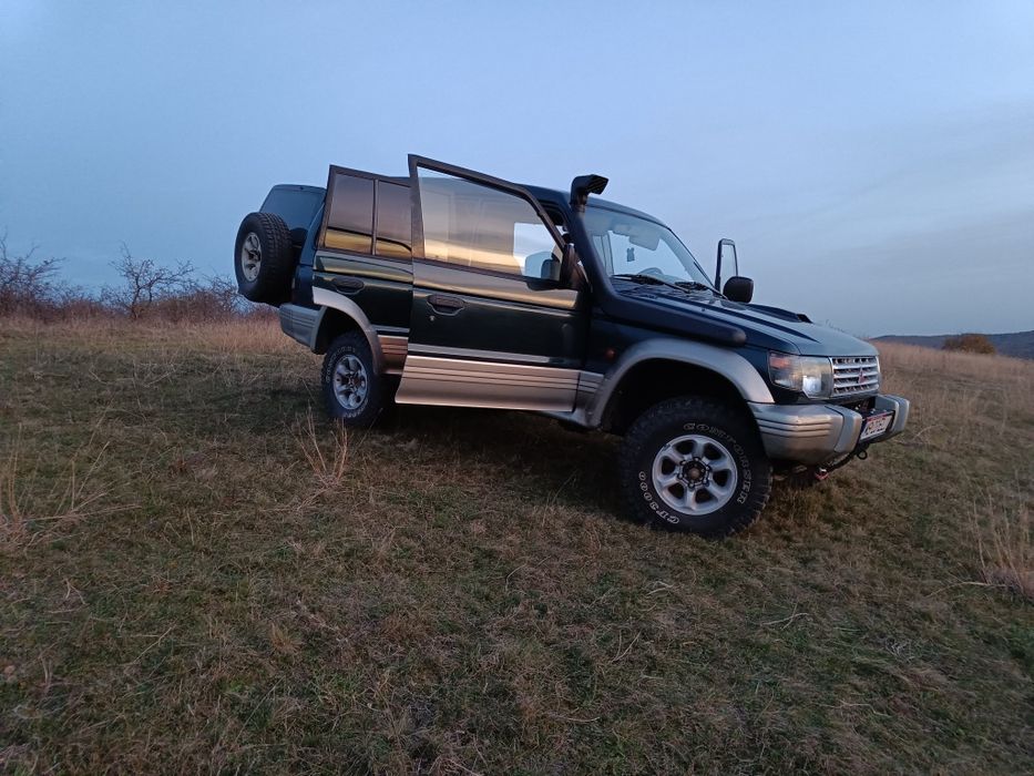 Mitsubishi Pajero 2.8  Lung Autoutilitară 4 locuri
