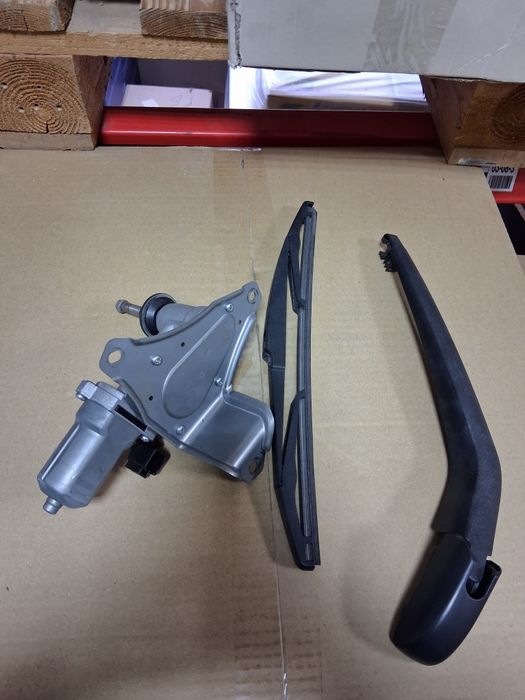 Задна чистачка,рамо,моторче