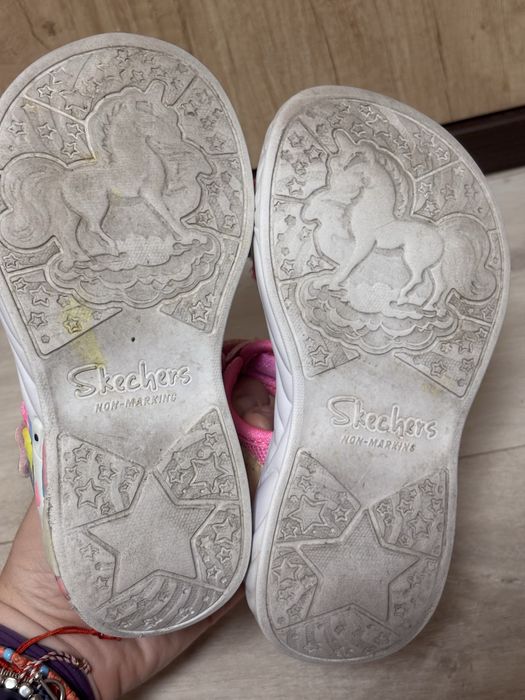 Sandale Skechers marime 28 curcubeu  cu luminite