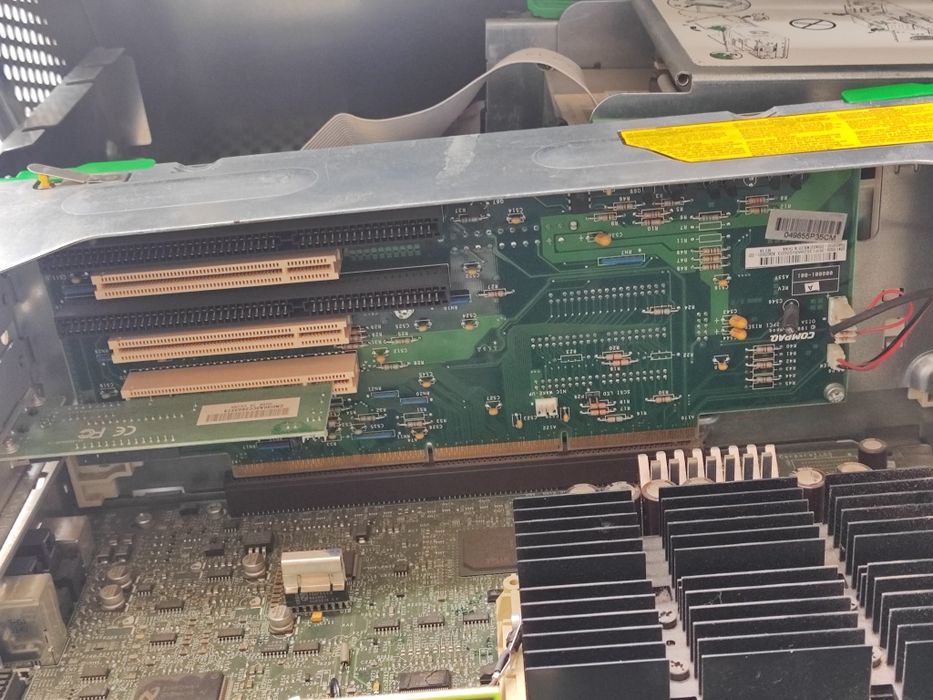 Стар компютър compaq deskpro series pd1005