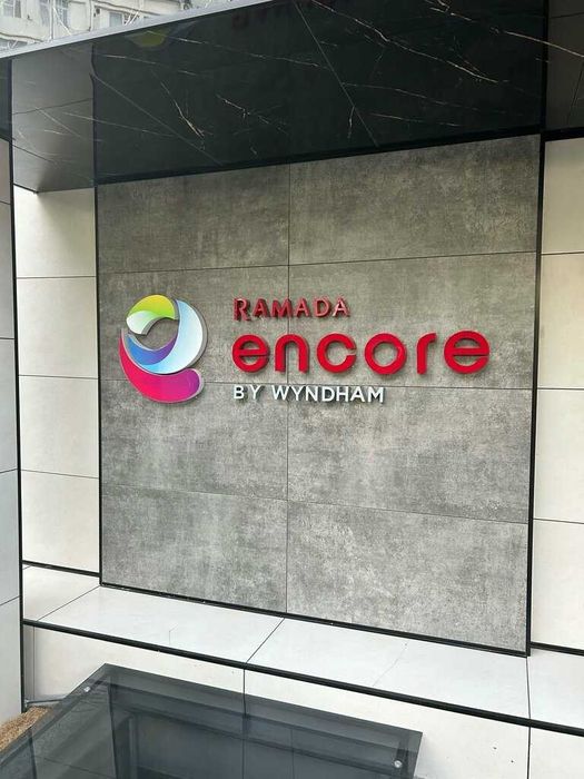 Tashqi va ichki reklama mahsulotlarini yasash va o'rnatish xizmatlari