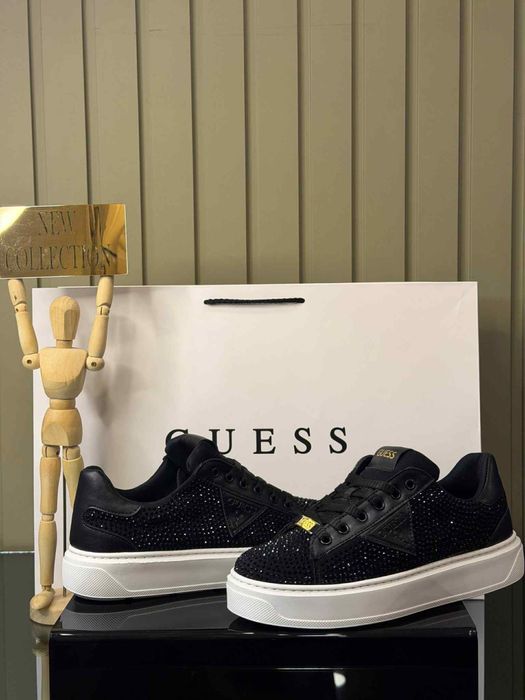 Adidasi Guess de femei