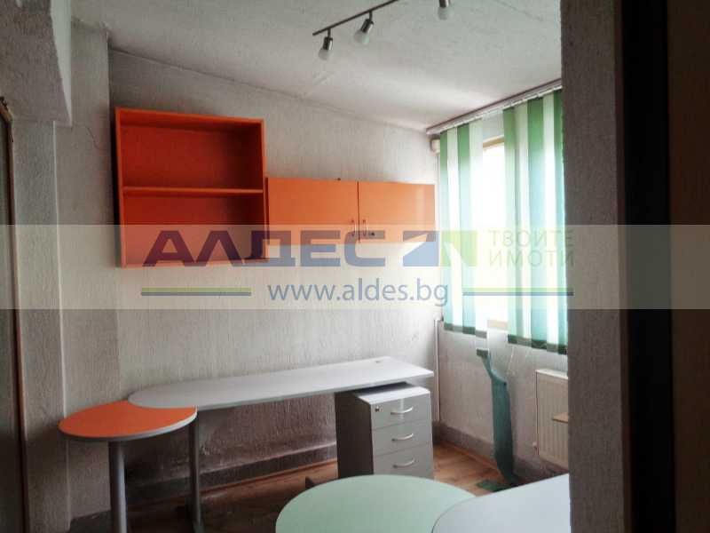 Отдава се под наем обзаведен офис в Оборище!