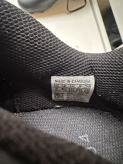 Футболни бутонки